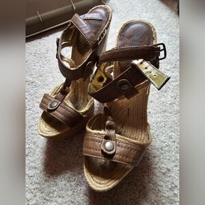 Women's heels, sandals.